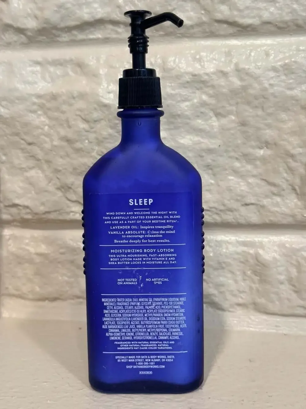 Bath & Body Works Aromatherapy Sleep Lavender + Vanilla Lotion, 6.5 fl oz READ